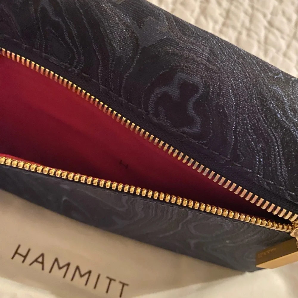 Hammitt AJ Crossbody
Clutch Satin Tides
Brushed Gold Clutch - Picture 5 of 12